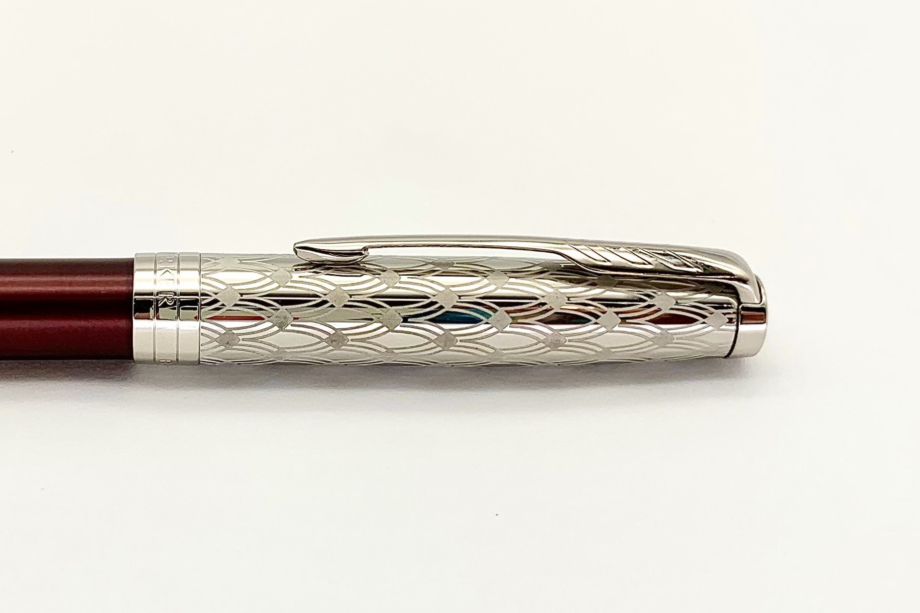 ParkerSonnetMetalAndRedLacquerBallPen_e